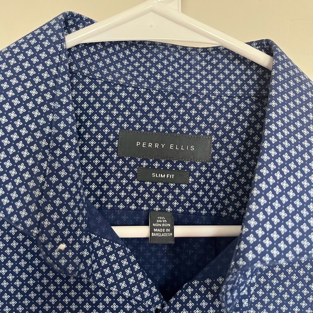 Perry Ellis Slim fit (L)